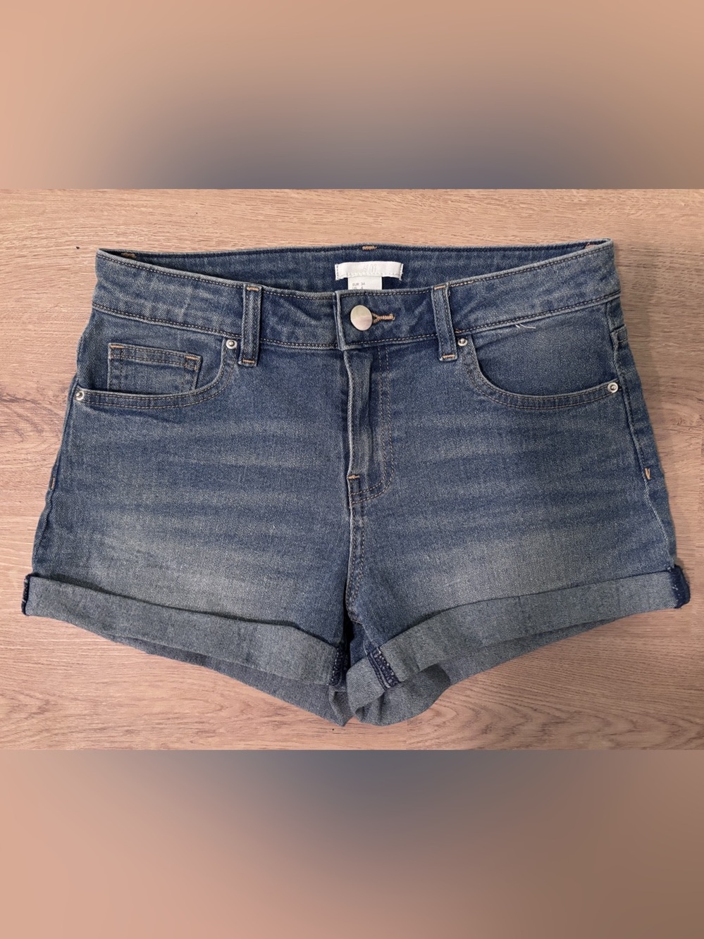 H&M Cuffed Denim Shorts Women's Denim Cuffed Jean Shorts Size 4